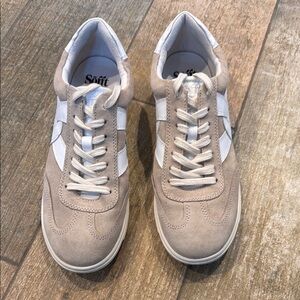Ladies Sofft Suede Sneakers in Beige and White 9.5.